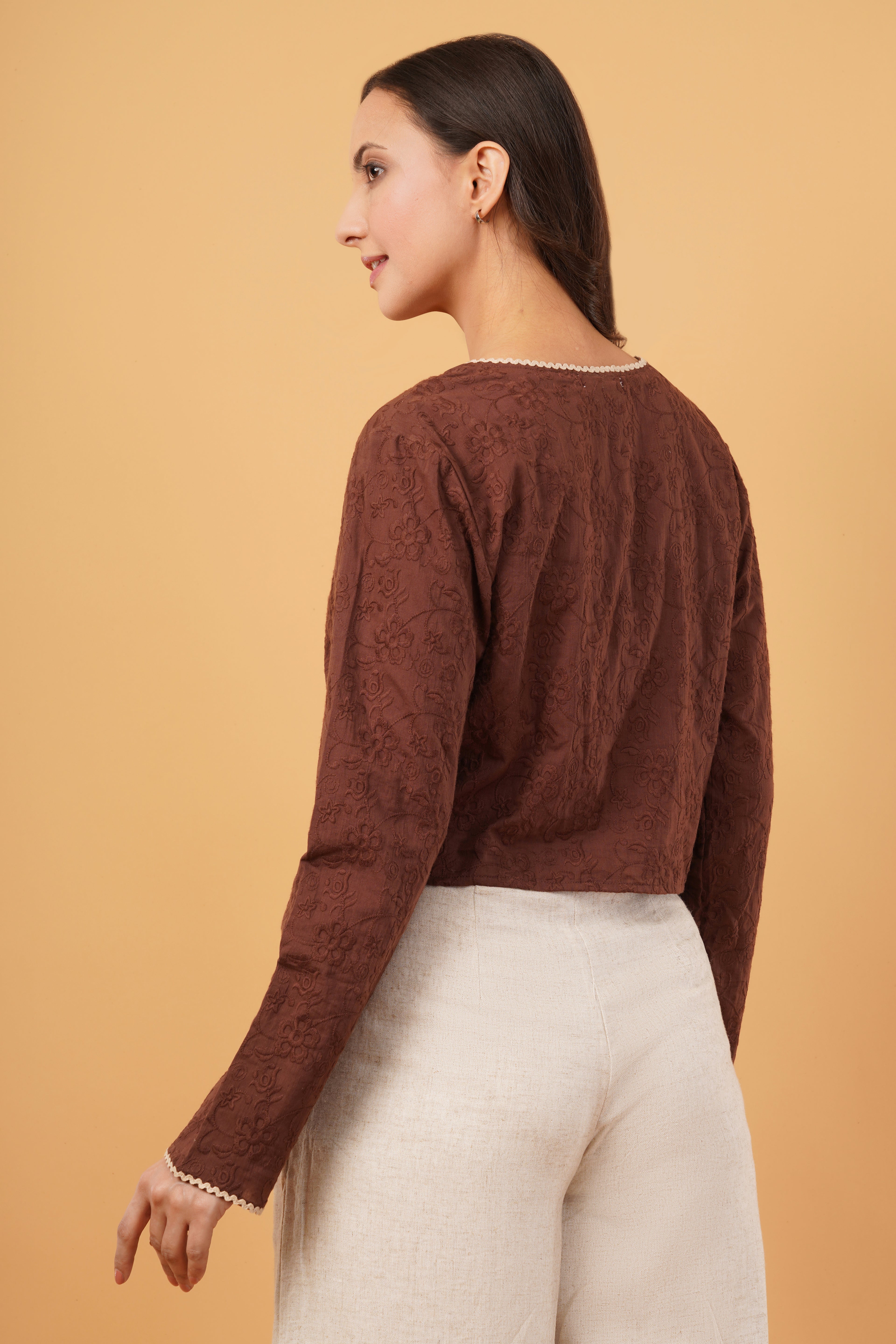 Tie- knot broderie top